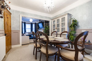 Lounge/diner- click for photo gallery